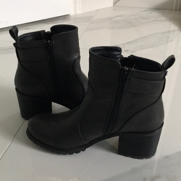 Mid heel leather booties - Picture 6 of 6